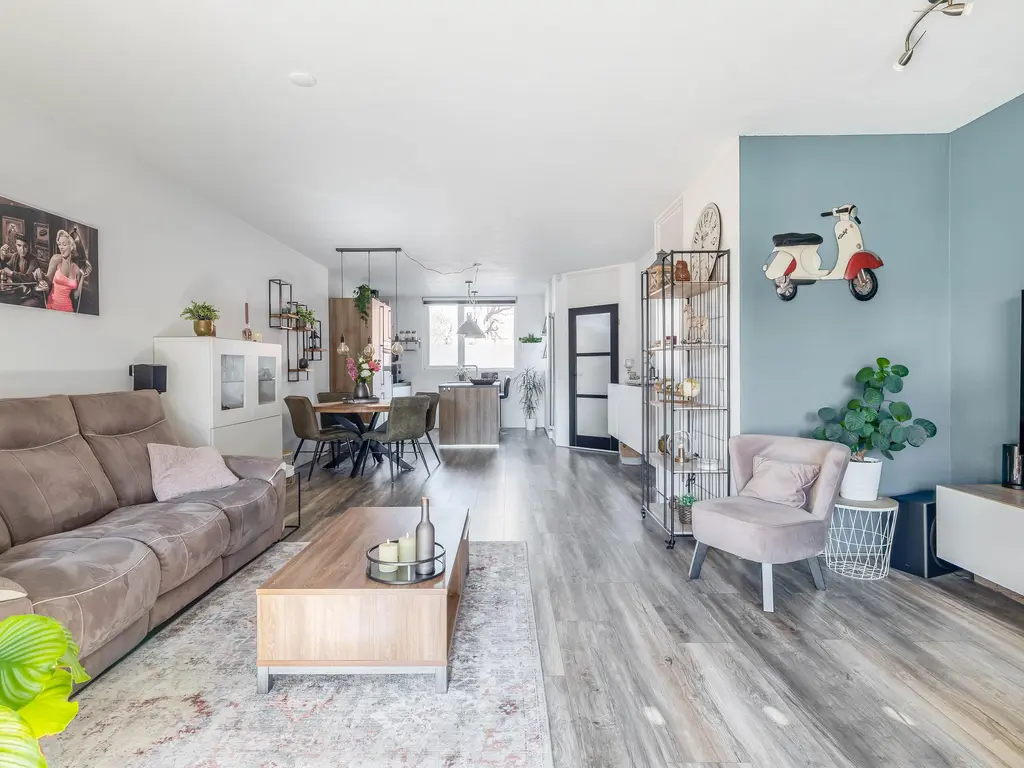 Anker 21, HELLEVOETSLUIS