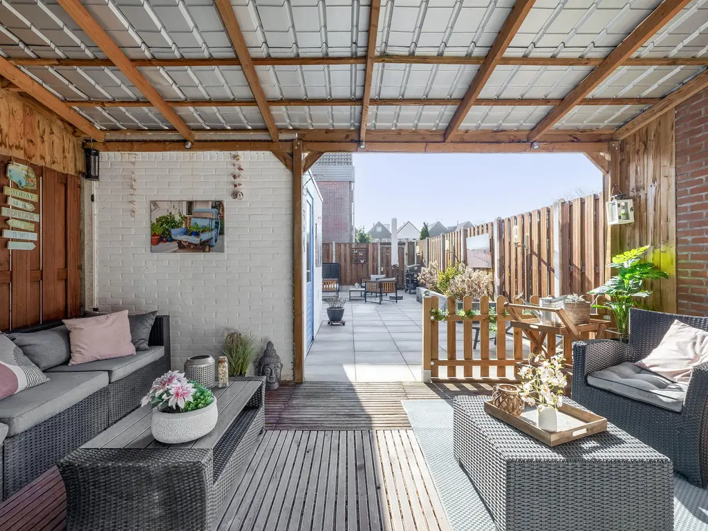 Anker 21, HELLEVOETSLUIS