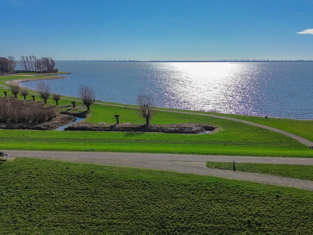 Anker 21, HELLEVOETSLUIS