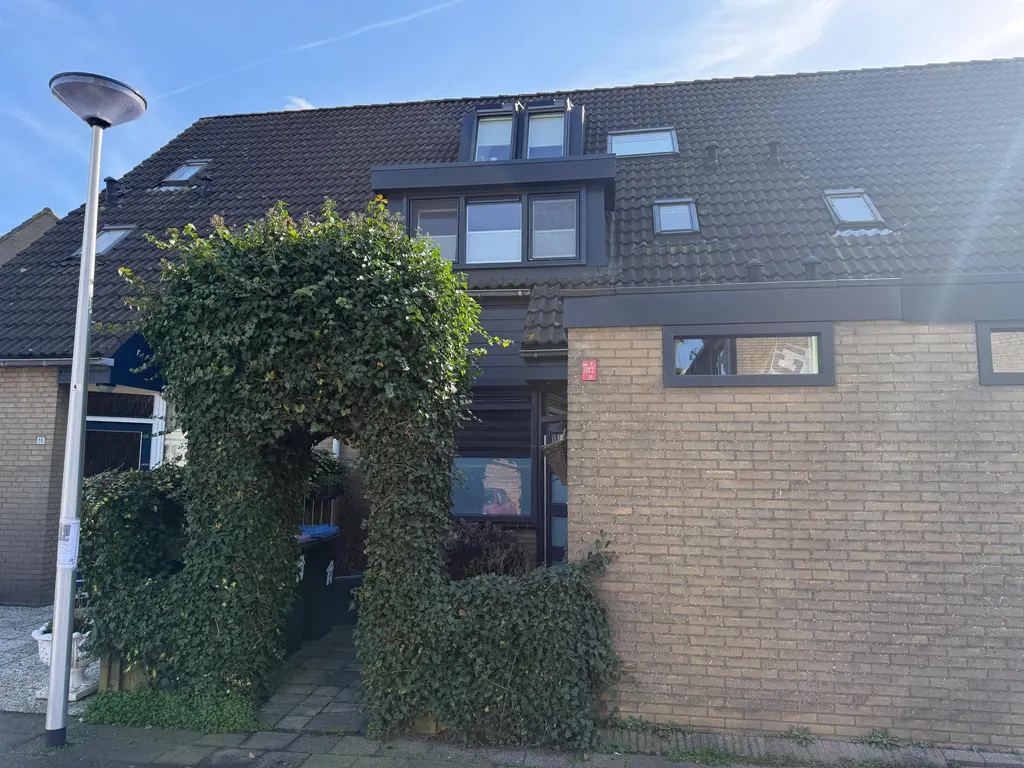 IJzertijdkreek 17, SPIJKENISSE