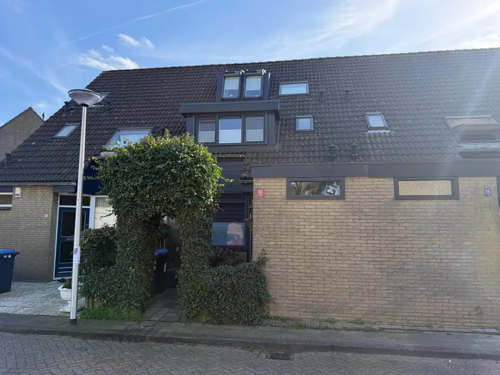 IJzertijdkreek 17, SPIJKENISSE