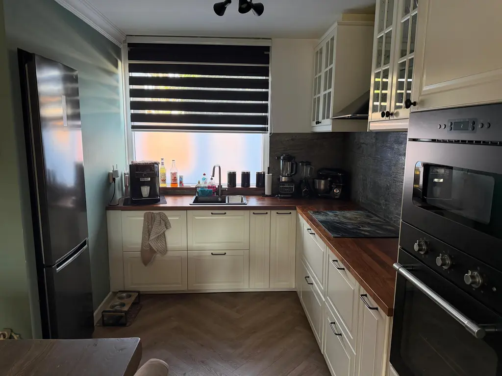 IJzertijdkreek 17, SPIJKENISSE