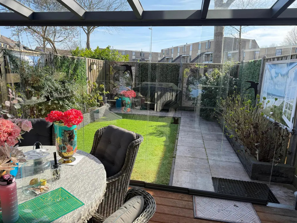 IJzertijdkreek 17, SPIJKENISSE