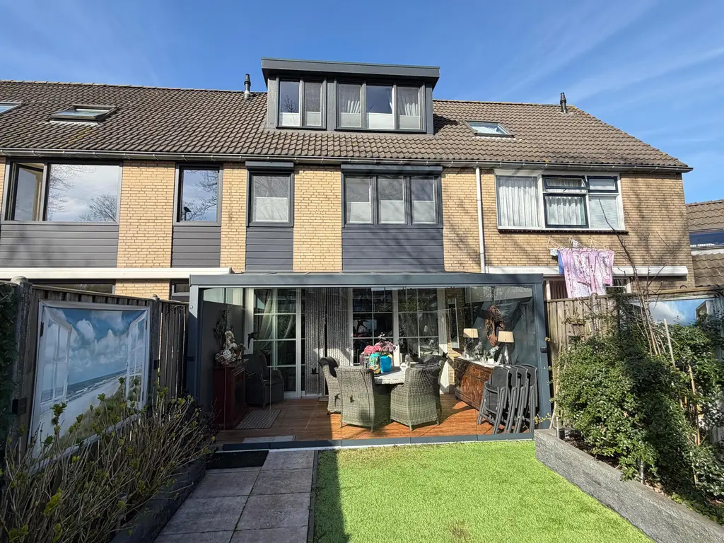 IJzertijdkreek 17, SPIJKENISSE