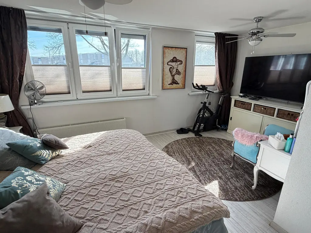 IJzertijdkreek 17, SPIJKENISSE