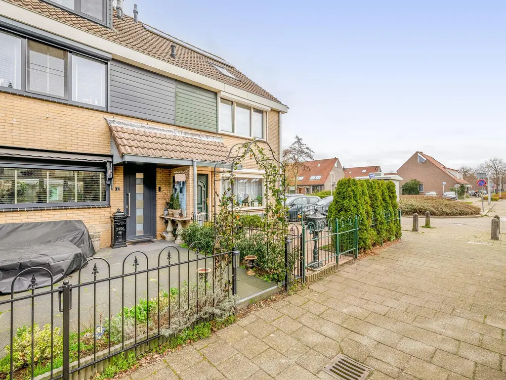 Aphrodite 2, HELLEVOETSLUIS