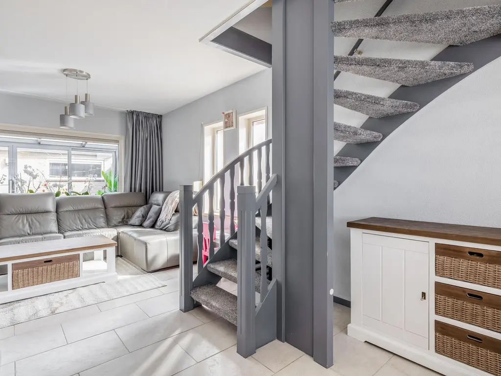 Aphrodite 2, HELLEVOETSLUIS