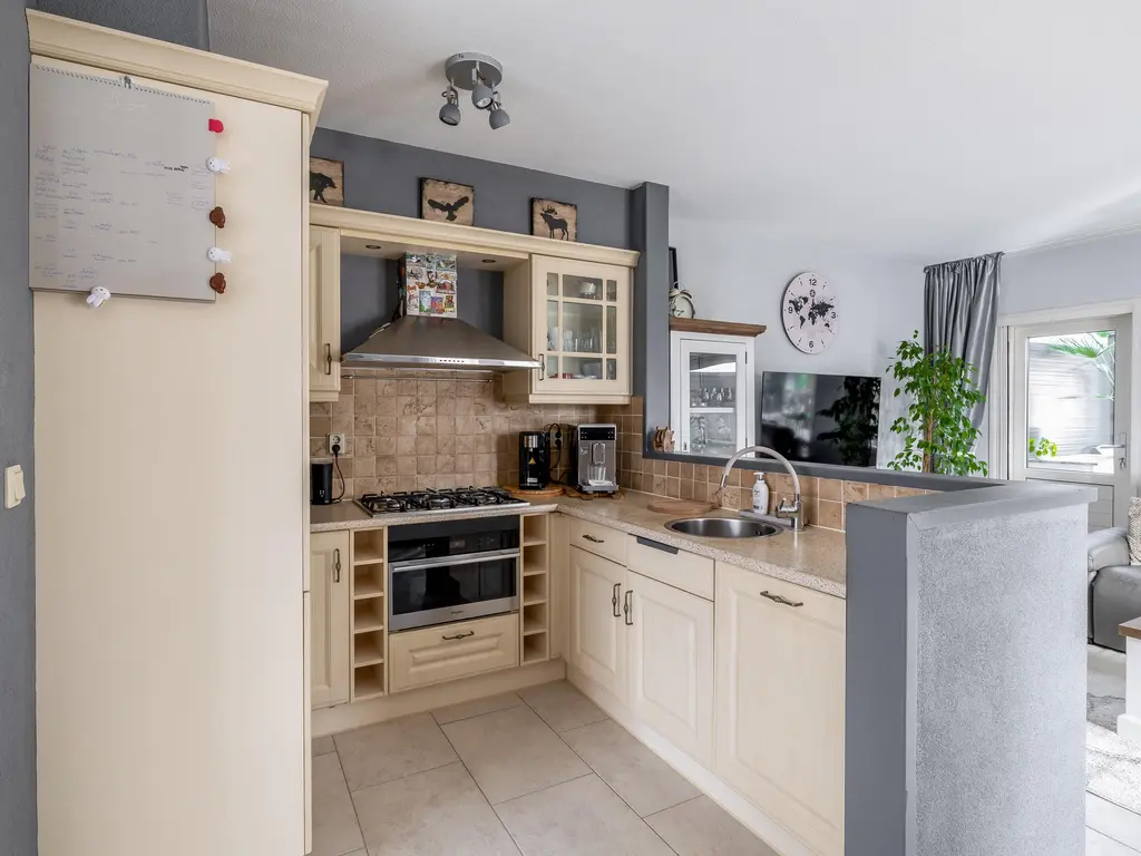 Aphrodite 2, HELLEVOETSLUIS