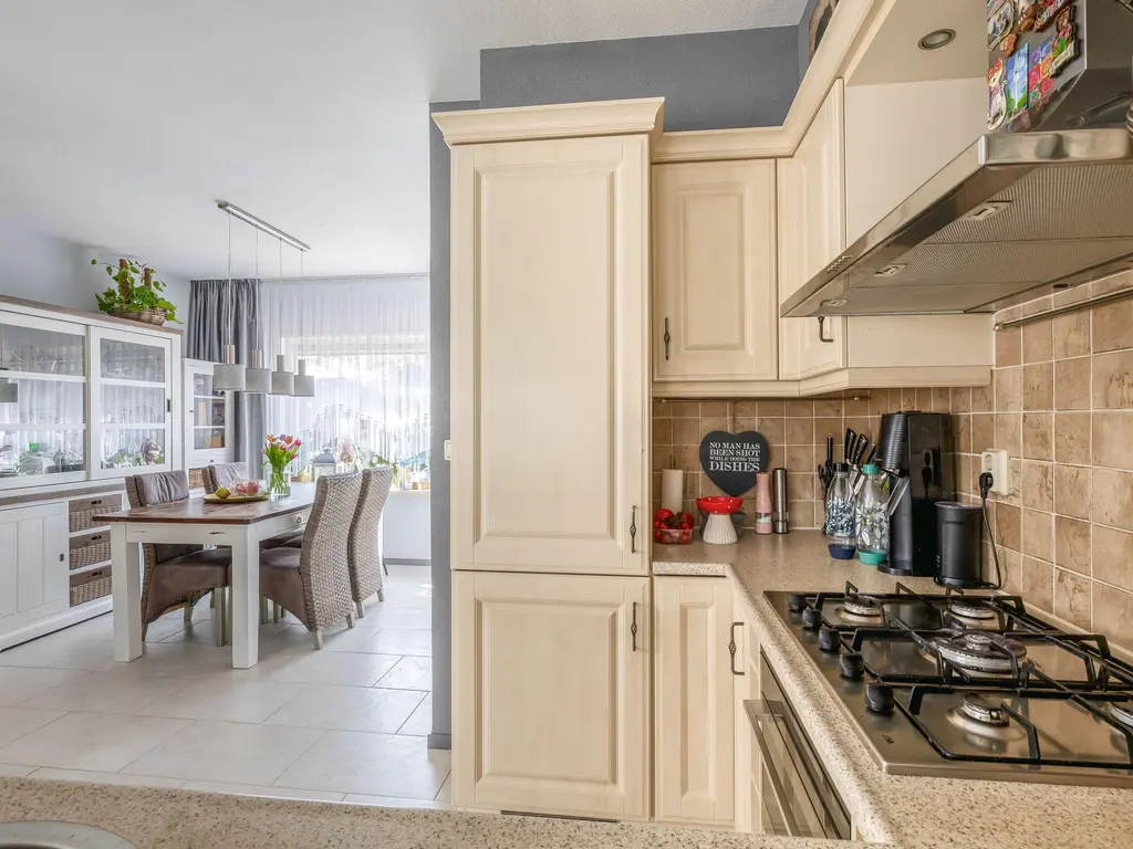 Aphrodite 2, HELLEVOETSLUIS