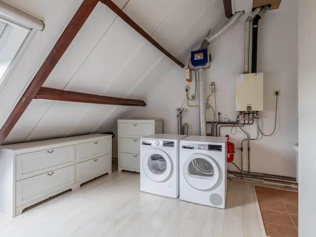 Aphrodite 2, HELLEVOETSLUIS