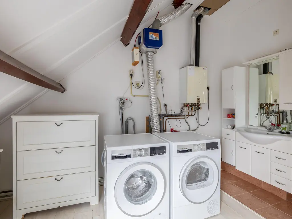 Aphrodite 2, HELLEVOETSLUIS