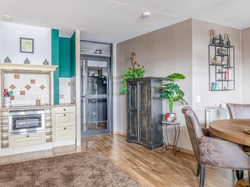 Jan van Scorelstraat 37, SPIJKENISSE