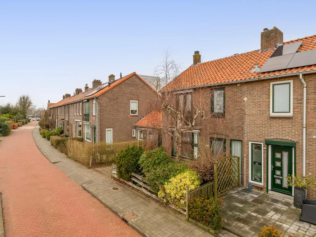 Waalstraat 19, RHOON