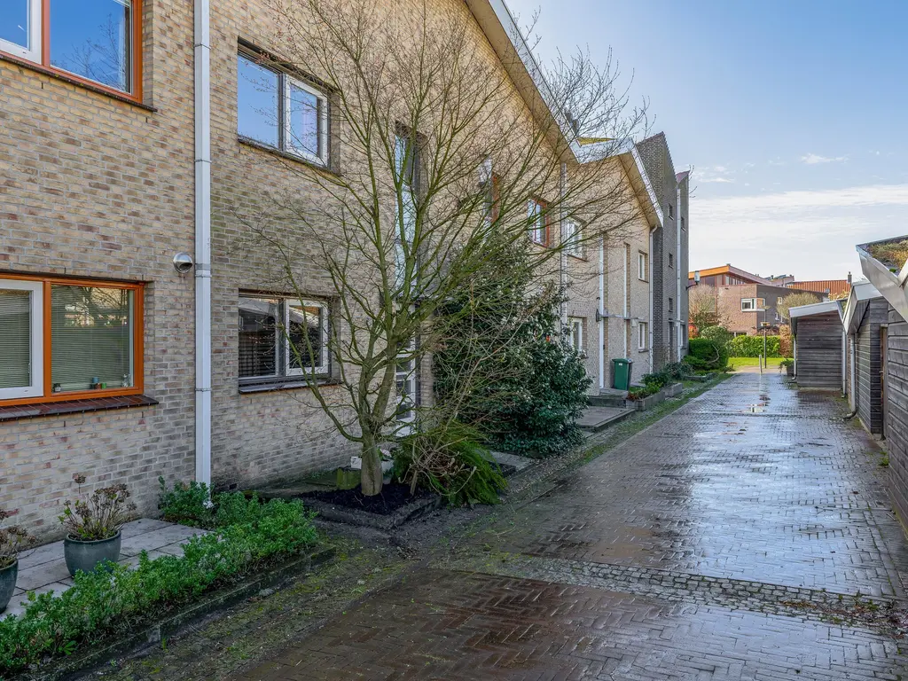 Jonkvrouw van Naaldwijklaan 20, VLAARDINGEN