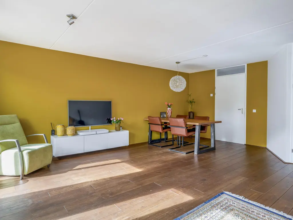 Jonkvrouw van Naaldwijklaan 20, VLAARDINGEN