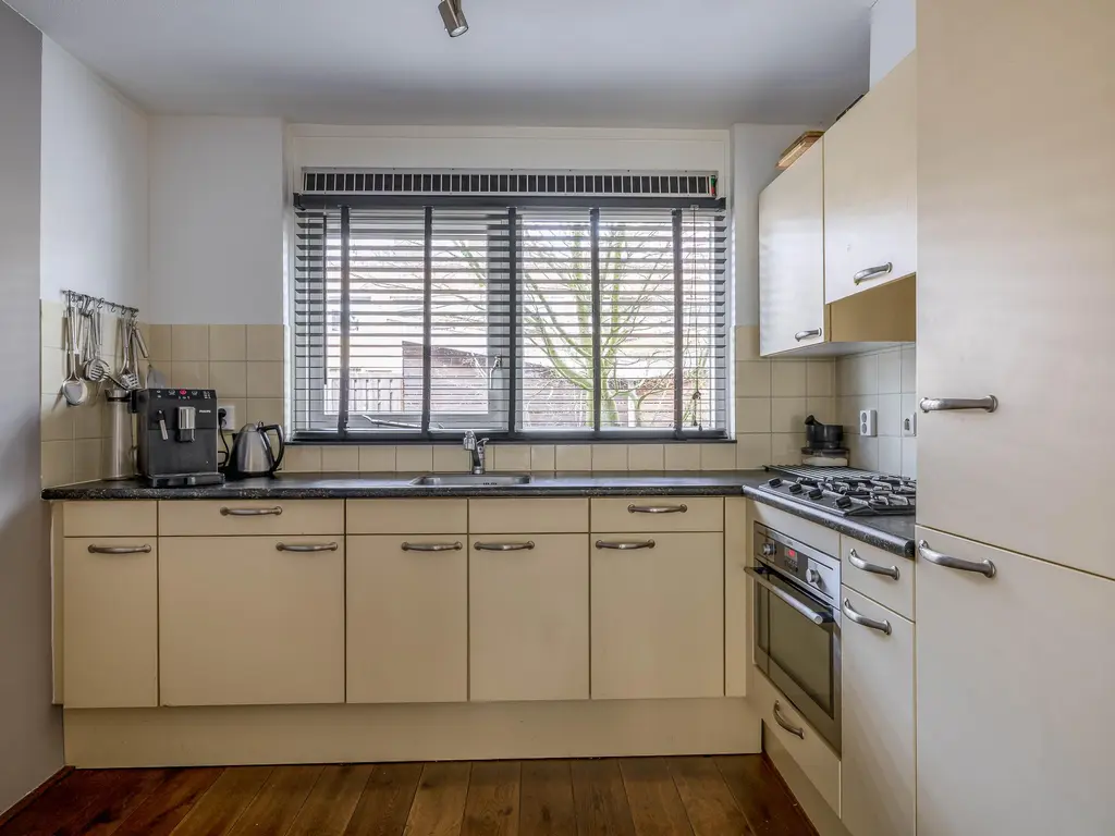 Jonkvrouw van Naaldwijklaan 20, VLAARDINGEN