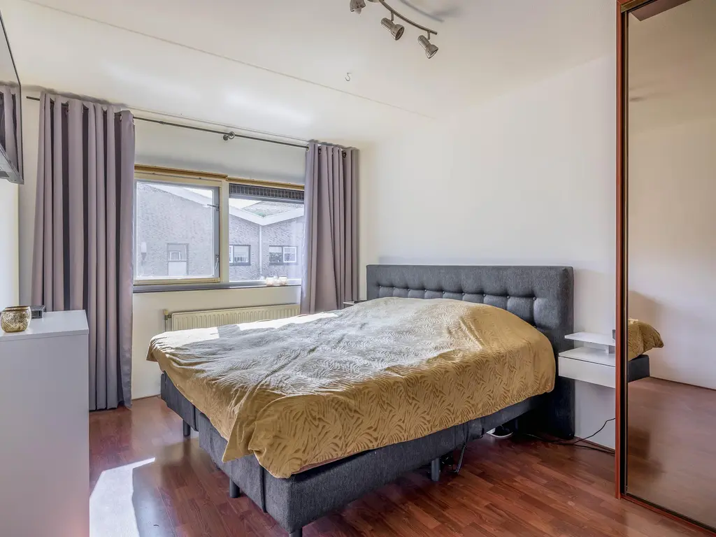 Jonkvrouw van Naaldwijklaan 20, VLAARDINGEN