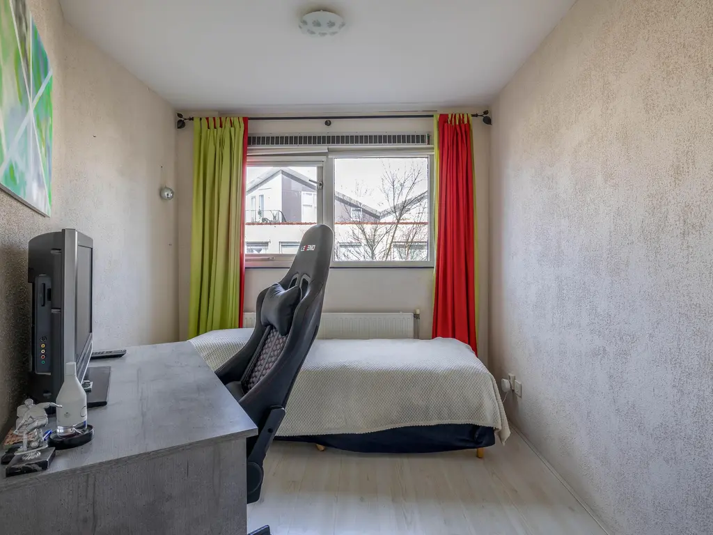 Jonkvrouw van Naaldwijklaan 20, VLAARDINGEN