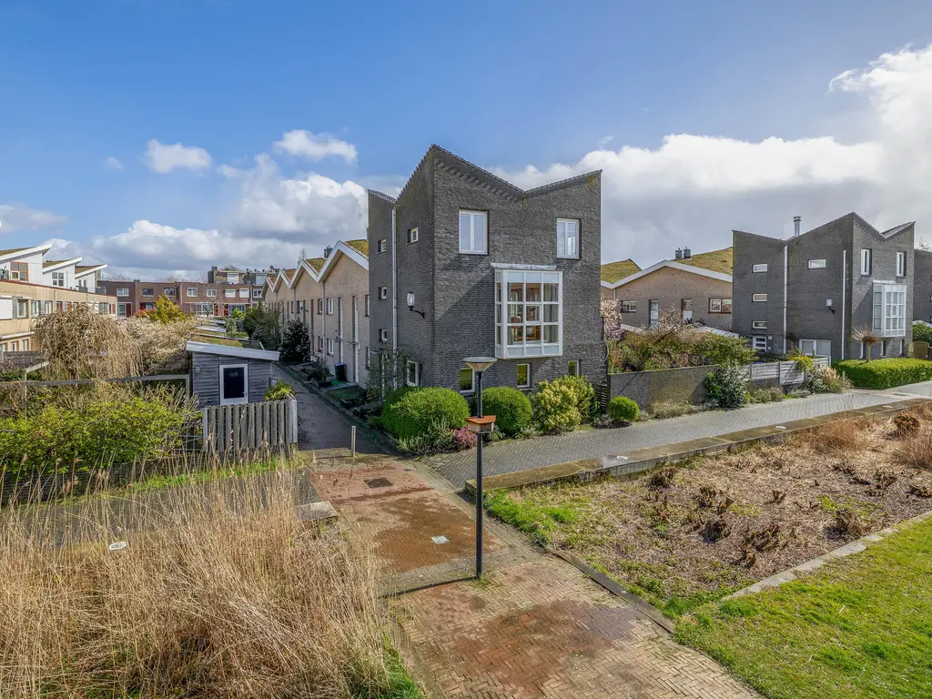 Jonkvrouw van Naaldwijklaan 20, VLAARDINGEN