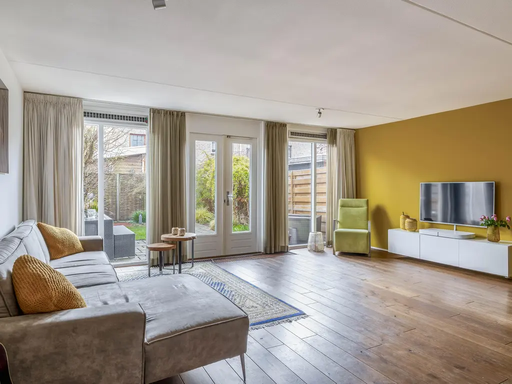 Jonkvrouw van Naaldwijklaan 20, VLAARDINGEN