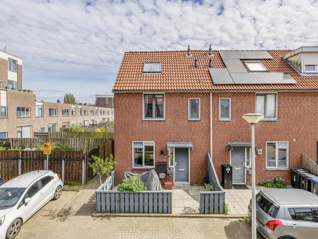 Maagd 10, HELLEVOETSLUIS