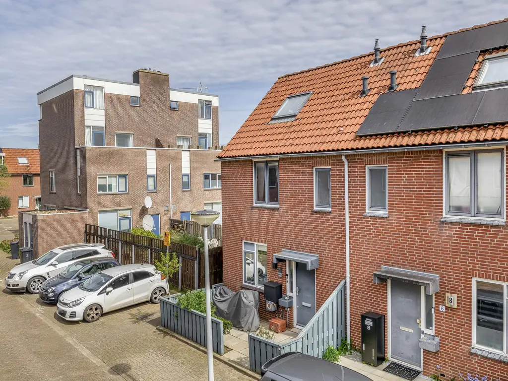 Maagd 10, HELLEVOETSLUIS