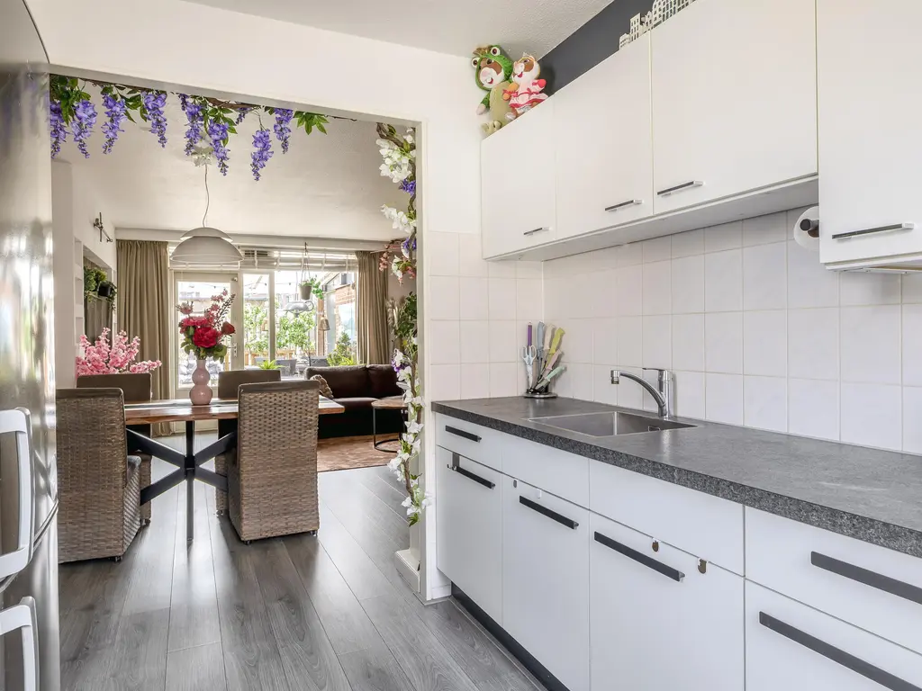 Maagd 10, HELLEVOETSLUIS