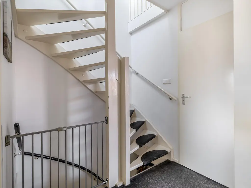 Maagd 10, HELLEVOETSLUIS