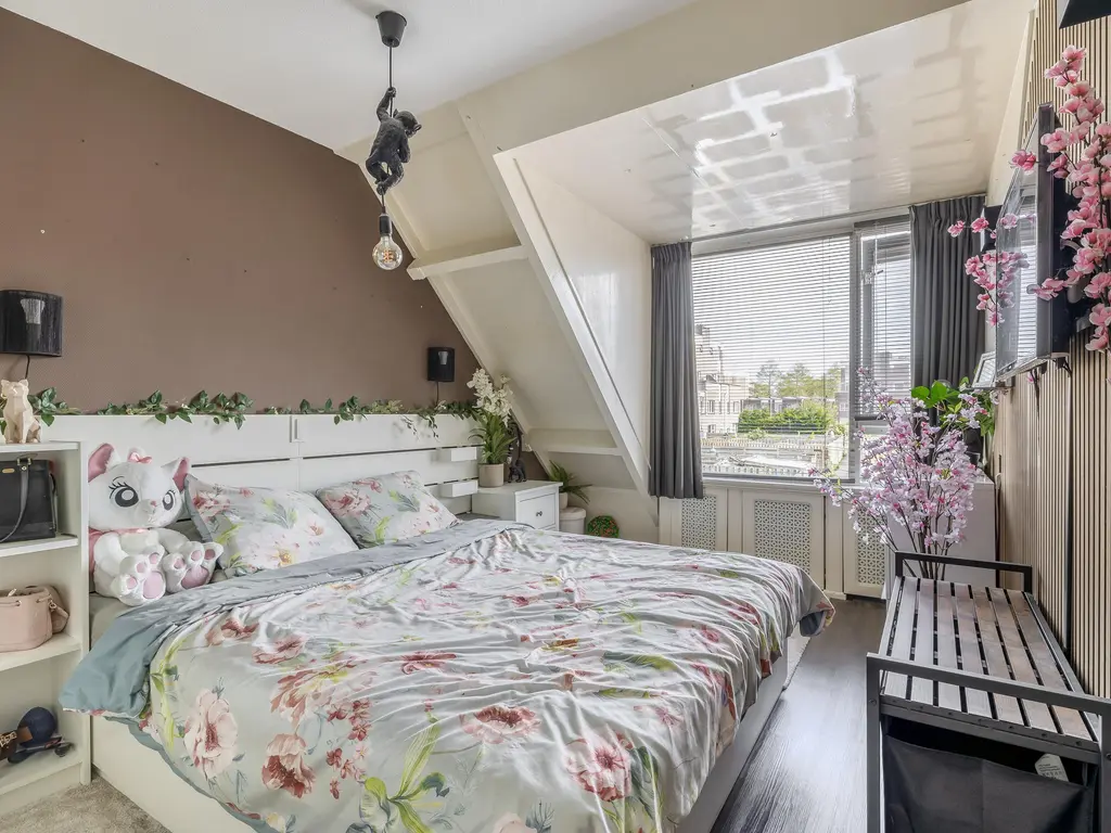 Maagd 10, HELLEVOETSLUIS