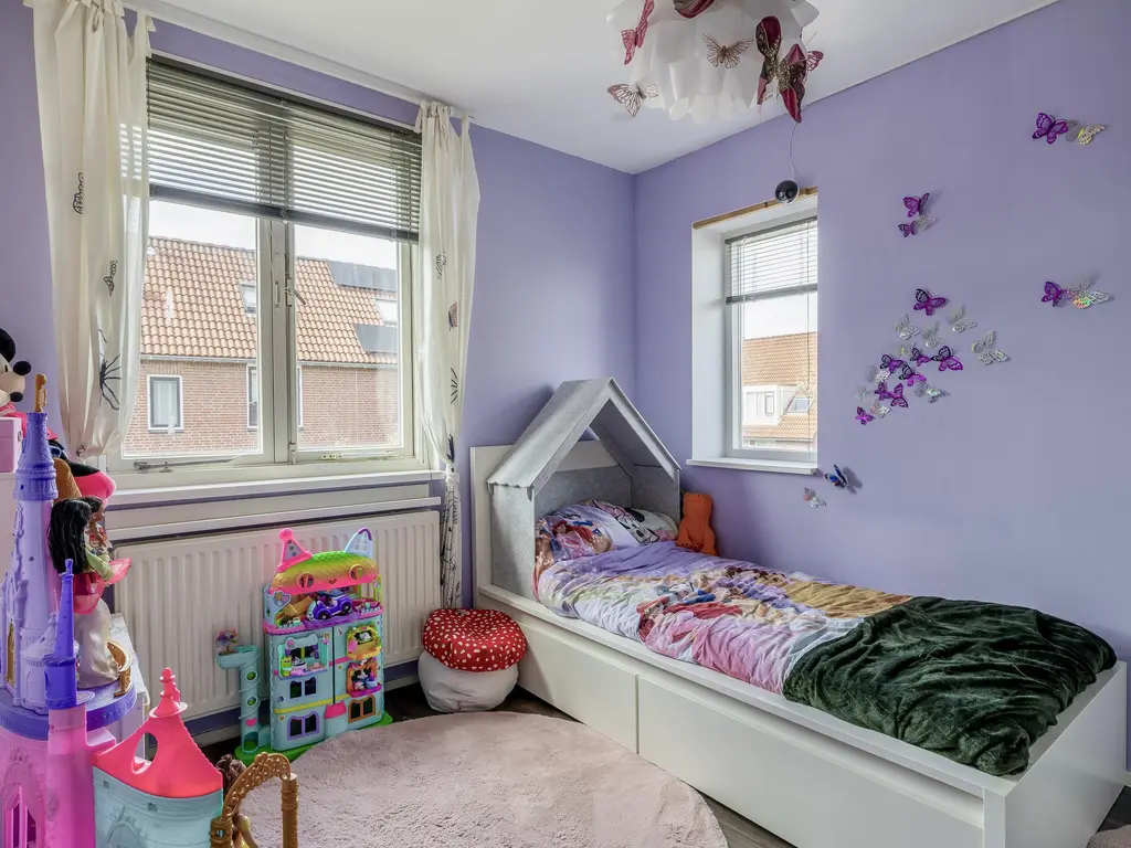 Maagd 10, HELLEVOETSLUIS