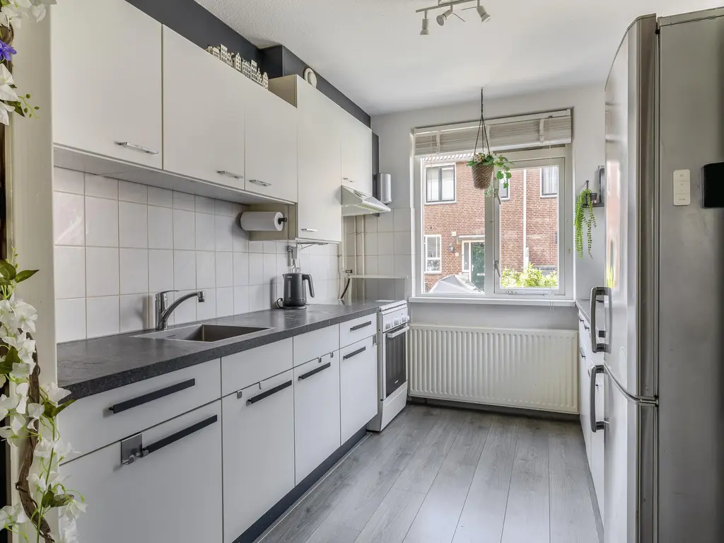 Maagd 10, HELLEVOETSLUIS