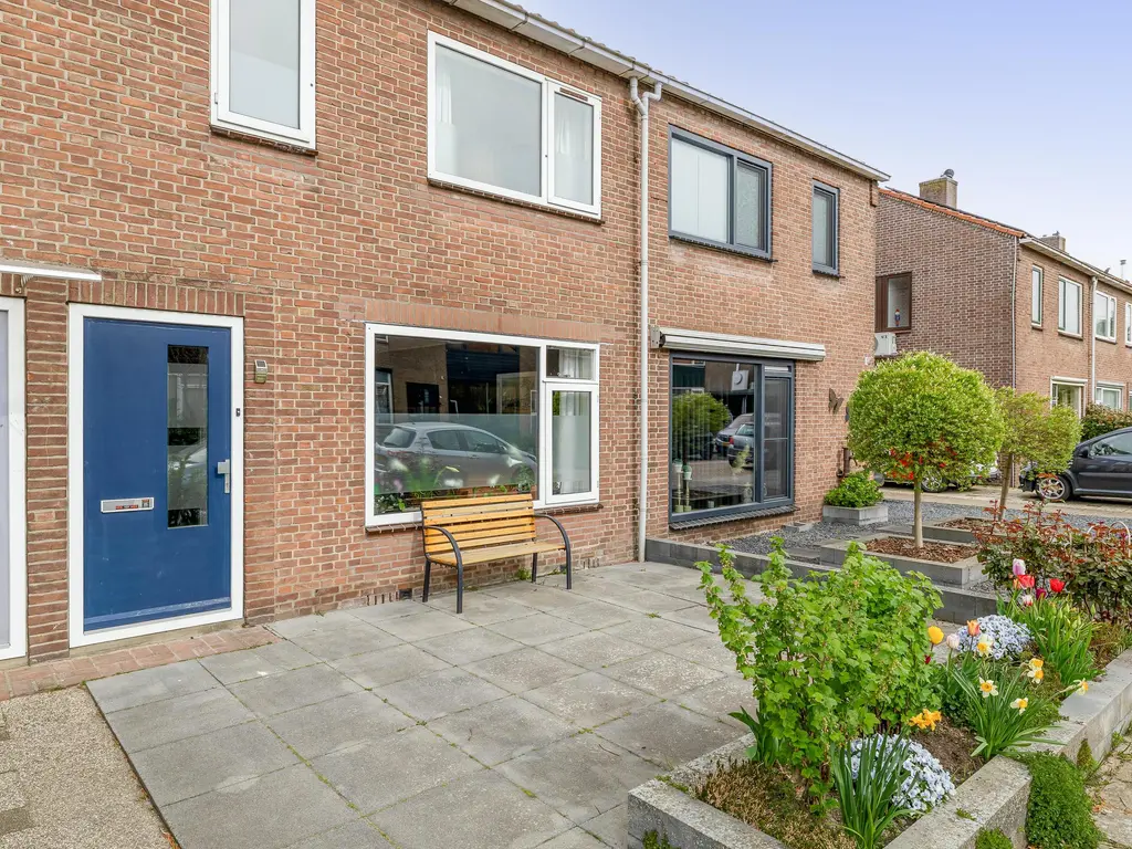Roosenhoeklaan 25, HELLEVOETSLUIS