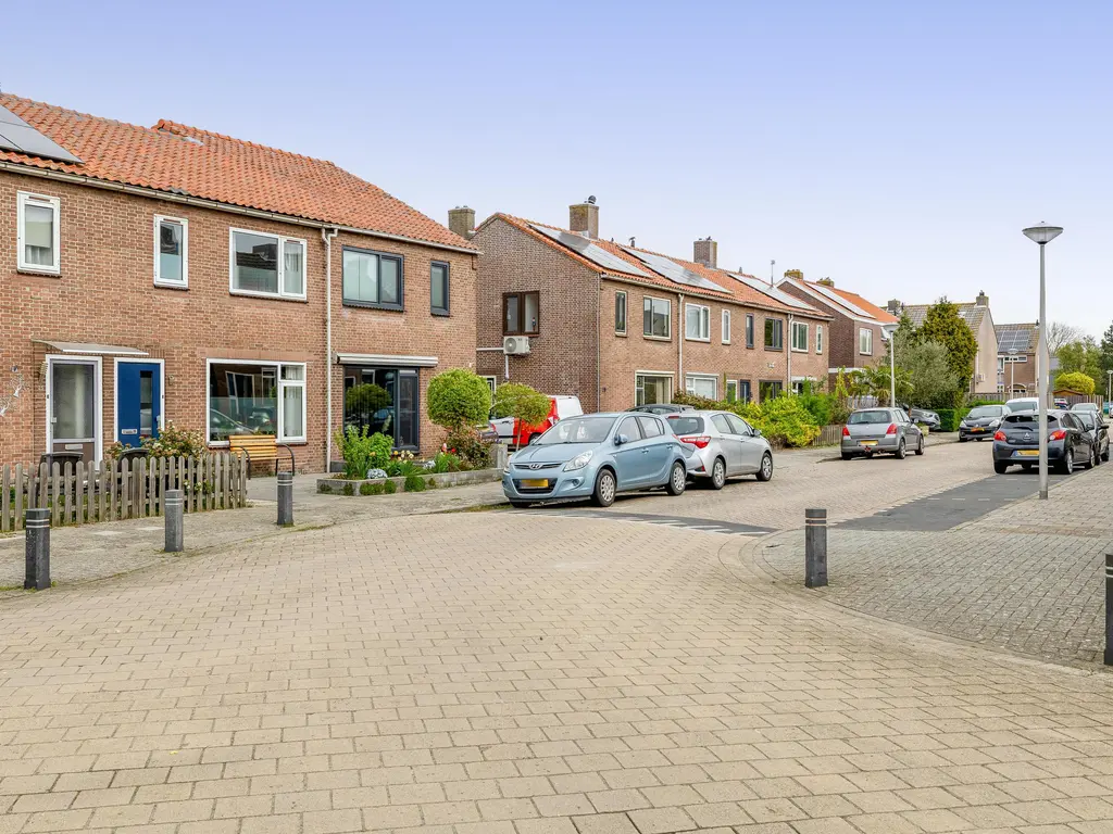 Roosenhoeklaan 25, HELLEVOETSLUIS