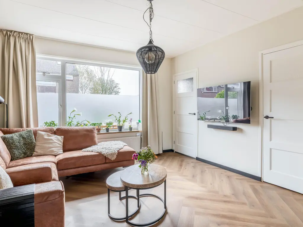 Roosenhoeklaan 25, HELLEVOETSLUIS