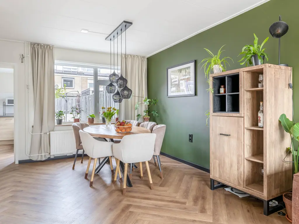 Roosenhoeklaan 25, HELLEVOETSLUIS
