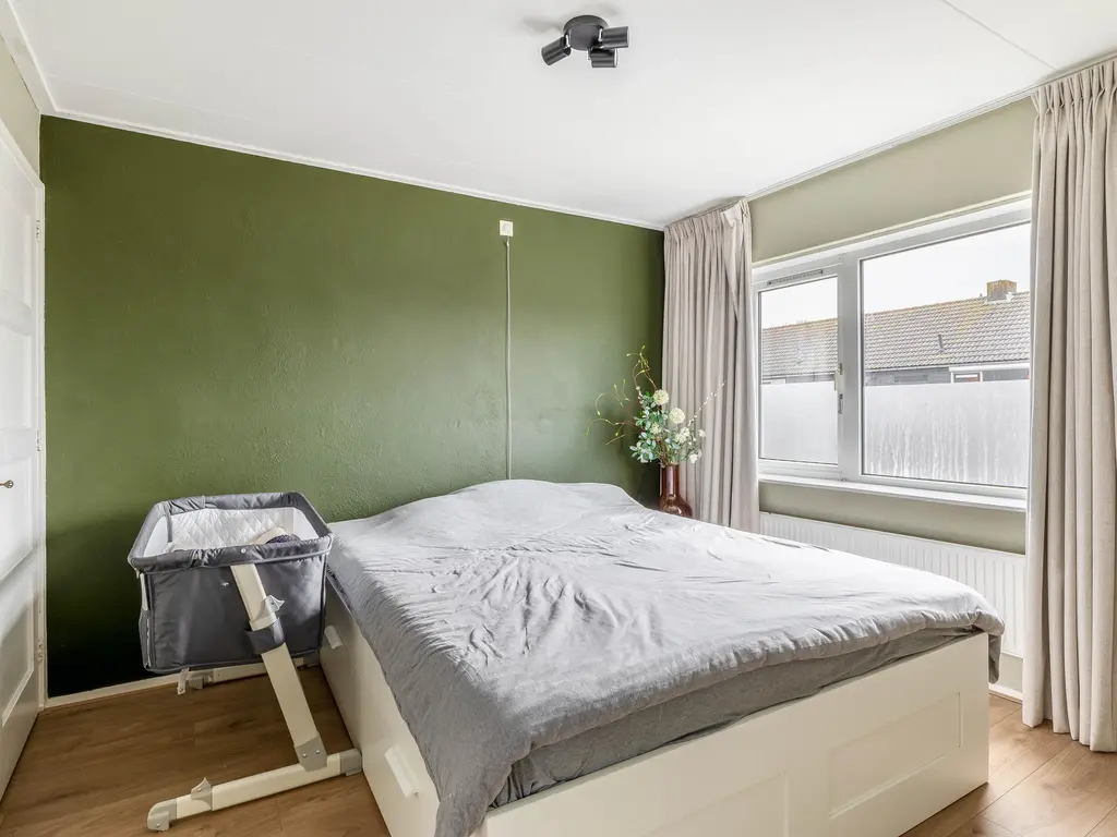 Roosenhoeklaan 25, HELLEVOETSLUIS