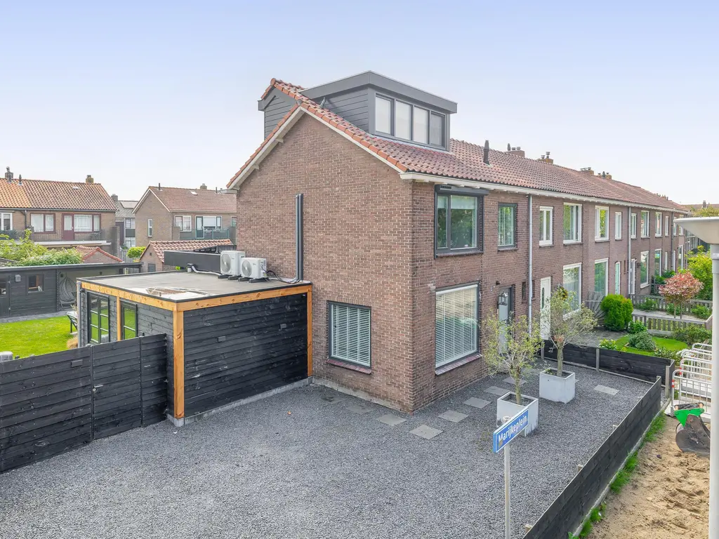 Marijkeplein 11, ROZENBURG