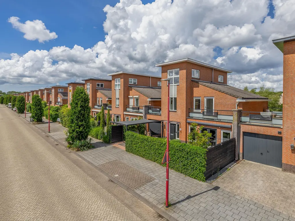 Bachlaan 14, OUD-BEIJERLAND