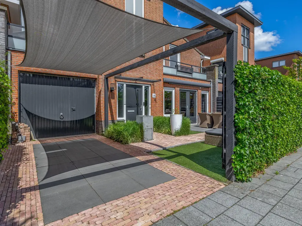 Bachlaan 14, OUD-BEIJERLAND