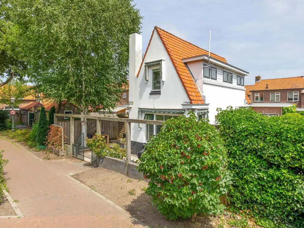 Asylplein 16, BRIELLE