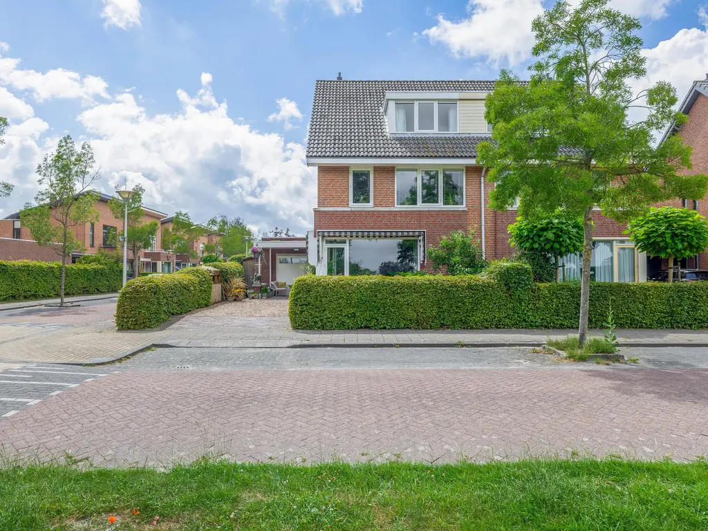 Middellantweide 7, HELLEVOETSLUIS