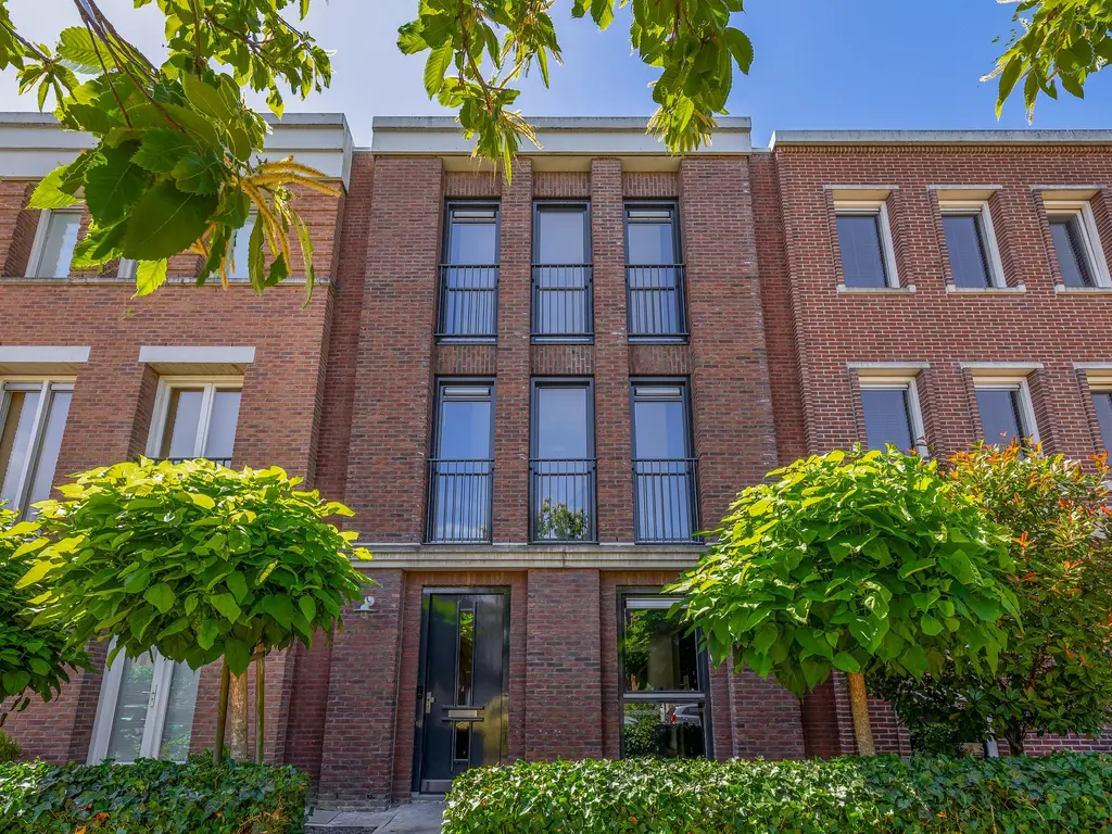 Moeder Teresalaan 29, HELLEVOETSLUIS