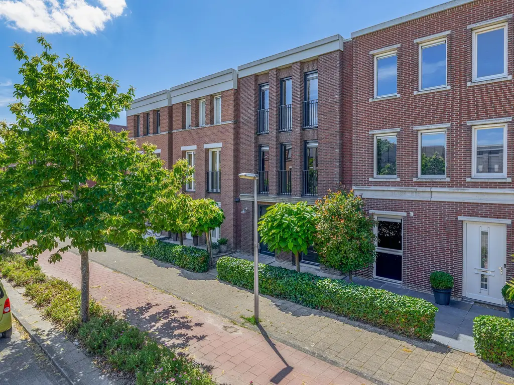 Moeder Teresalaan 29, HELLEVOETSLUIS