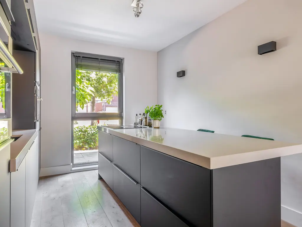 Moeder Teresalaan 29, HELLEVOETSLUIS