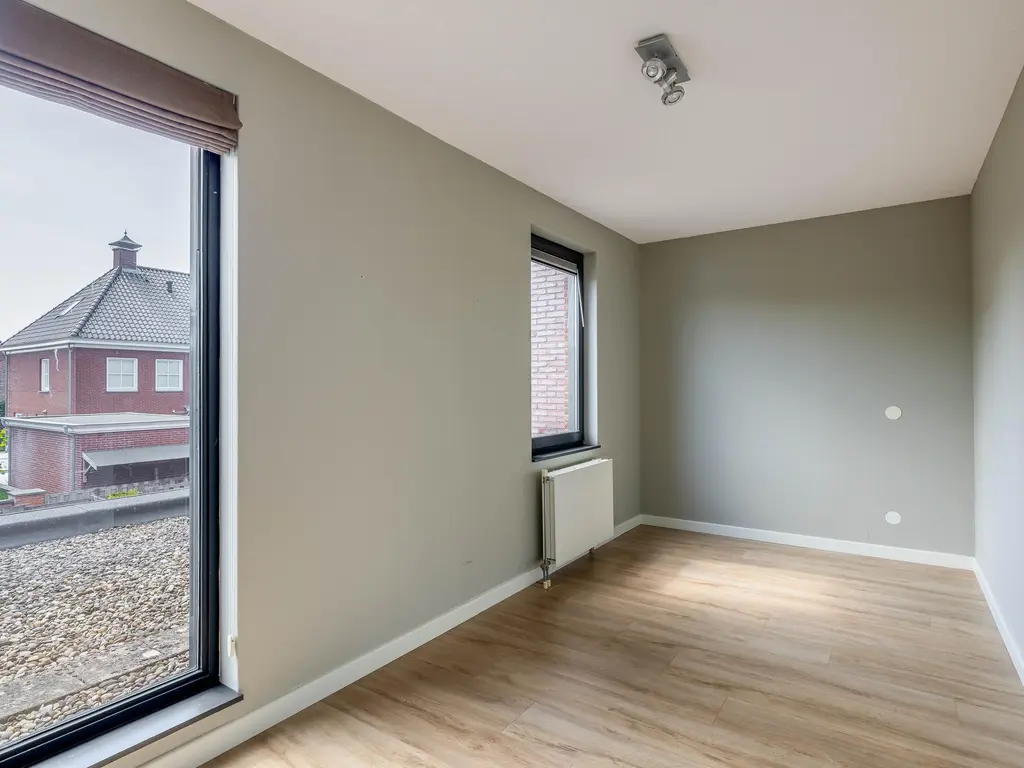 Moeder Teresalaan 29, HELLEVOETSLUIS