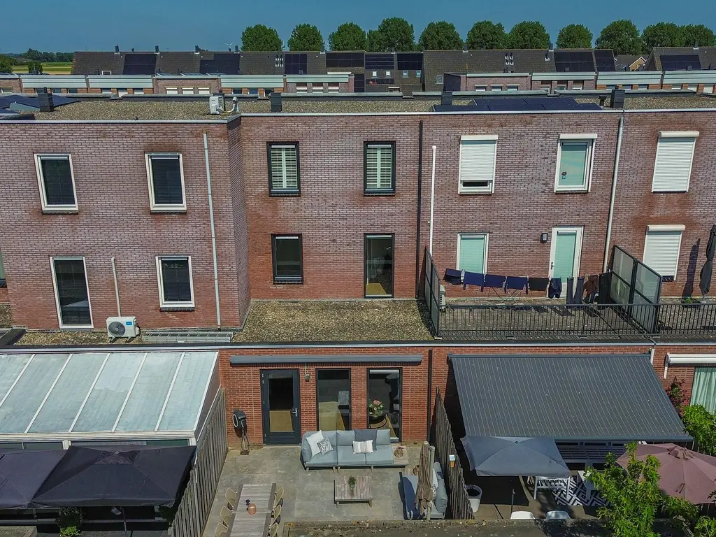 Moeder Teresalaan 29, HELLEVOETSLUIS