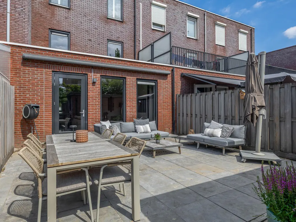 Moeder Teresalaan 29, HELLEVOETSLUIS