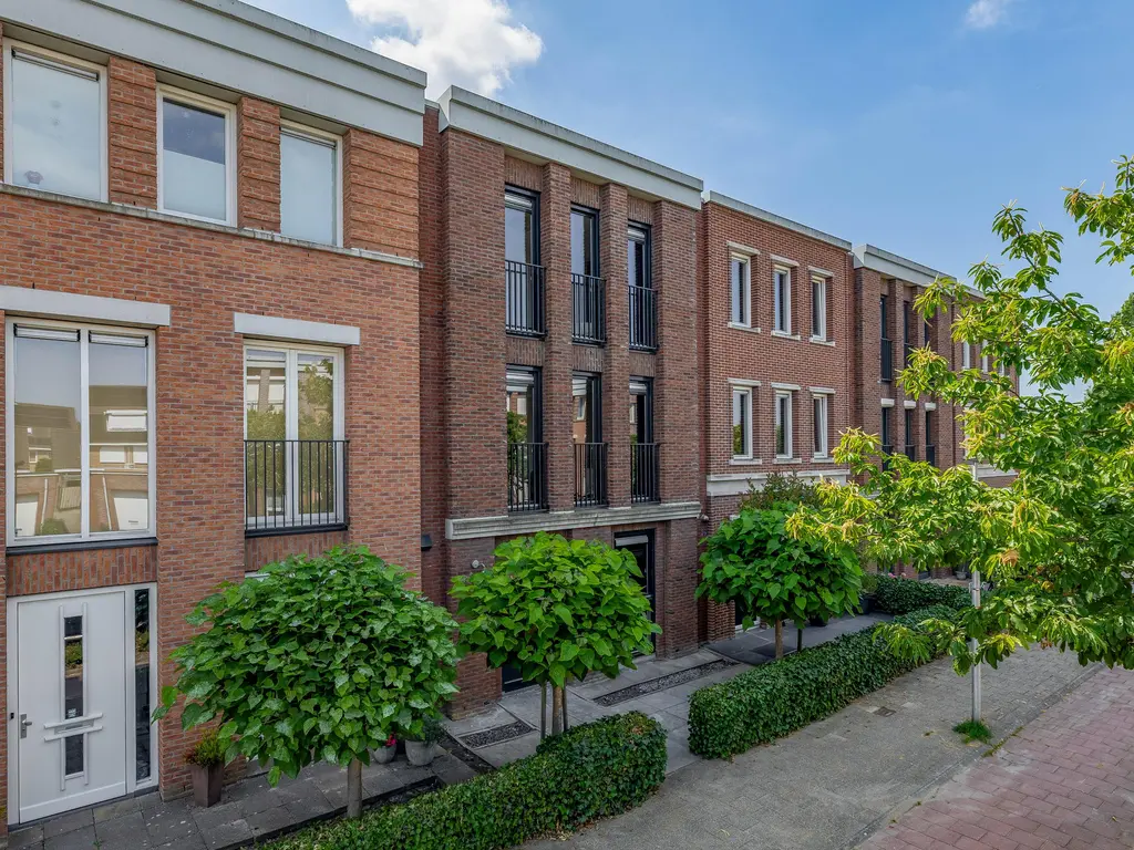 Moeder Teresalaan 29, HELLEVOETSLUIS