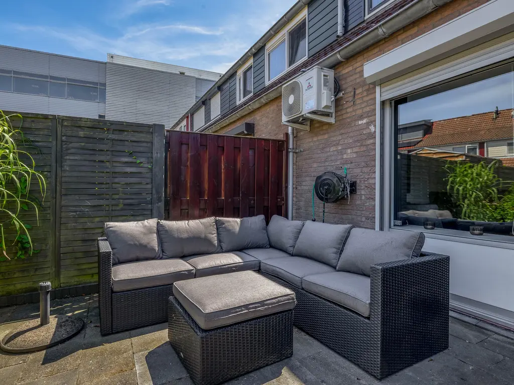 Mackaystraat 8, SPIJKENISSE