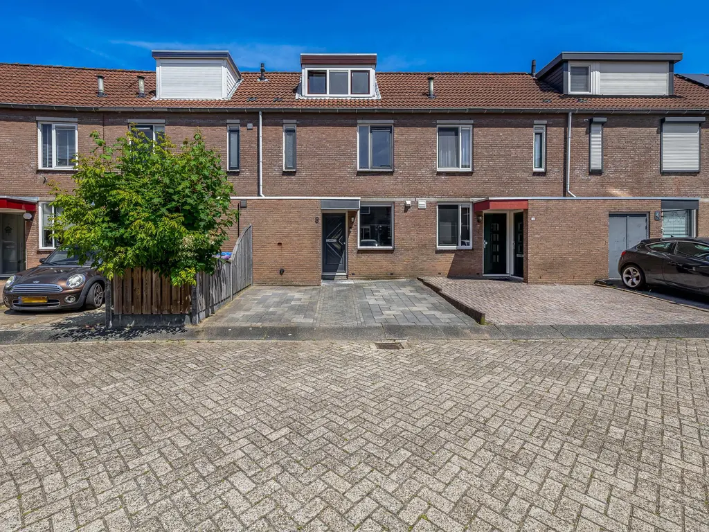 Mackaystraat 8, SPIJKENISSE